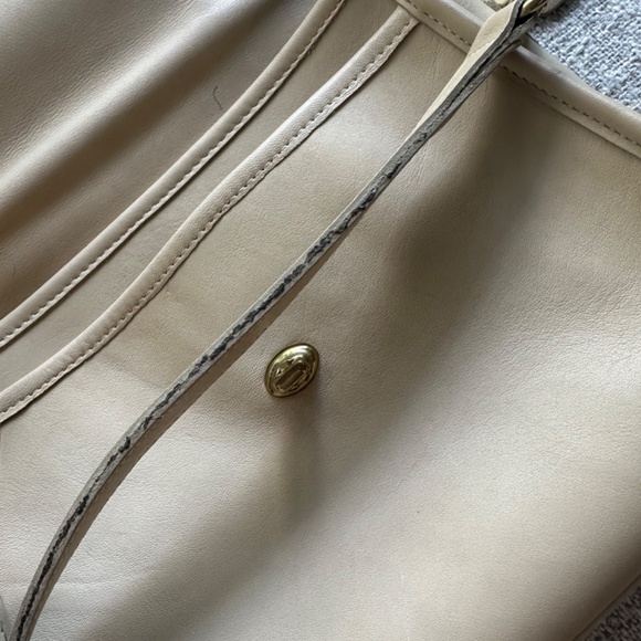 Vintage Coach Court - Picture 15 of 15